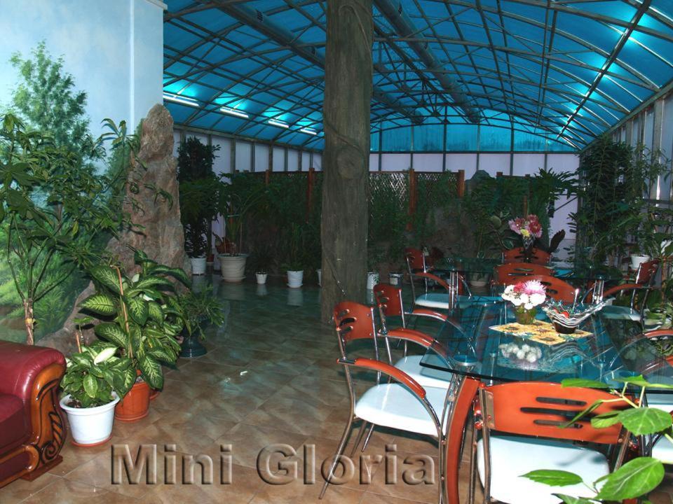 Gloria Mini-Hotel Kischinau Exterior foto