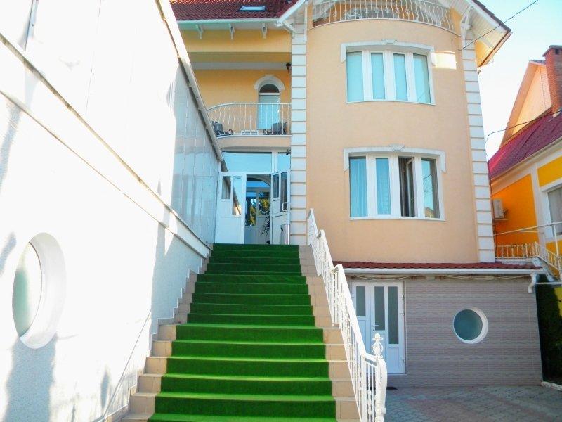 Gloria Mini-Hotel Kischinau Exterior foto