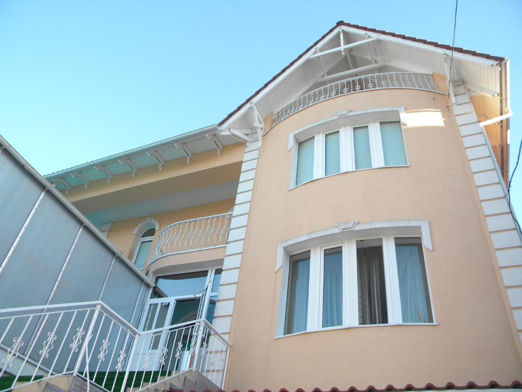 Gloria Mini-Hotel Kischinau Exterior foto